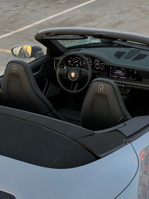 Grey Porsche 911 / Carrera Photo 7