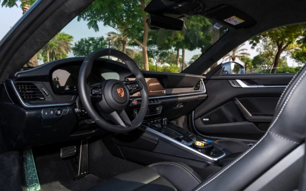 Серый Porsche 911 Carrera GTS Photo 3