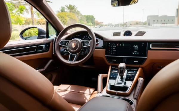 Grey Porsche Cayenne coupe Photo 3