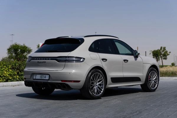 Grey Porsche Macan Photo 3