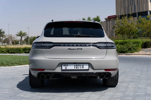 Grey Porsche Macan Photo 4