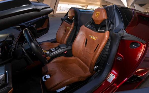 Бардовый Lamborghini Huracan Evo Spyder Photo 7