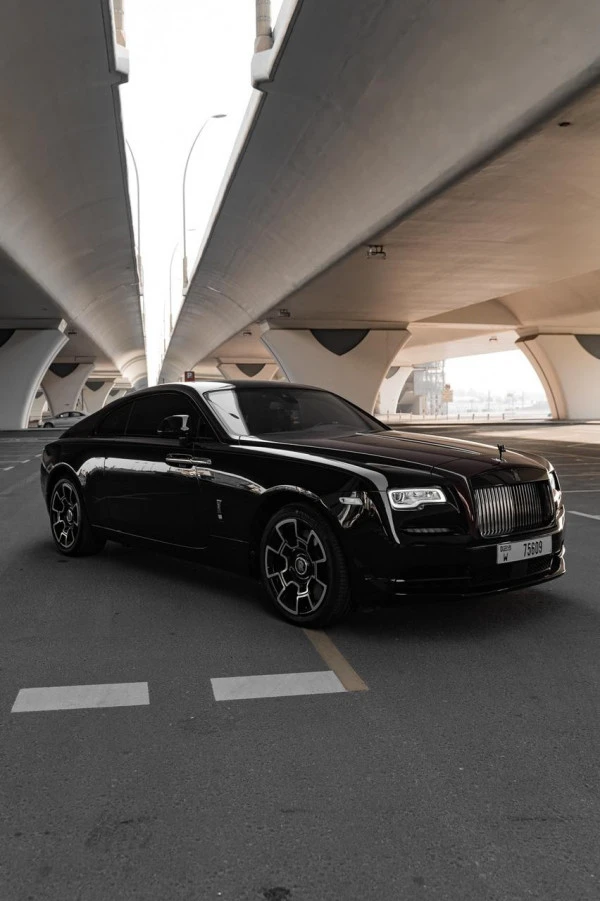 Бардовый Rolls Royce Wraith Black Badge Photo 4