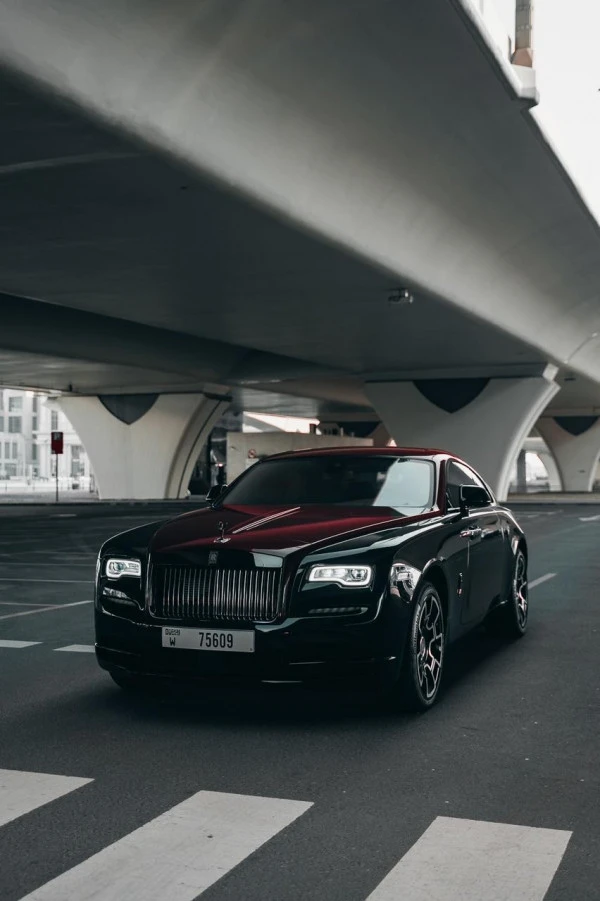Бардовый Rolls Royce Wraith Black Badge Photo 6