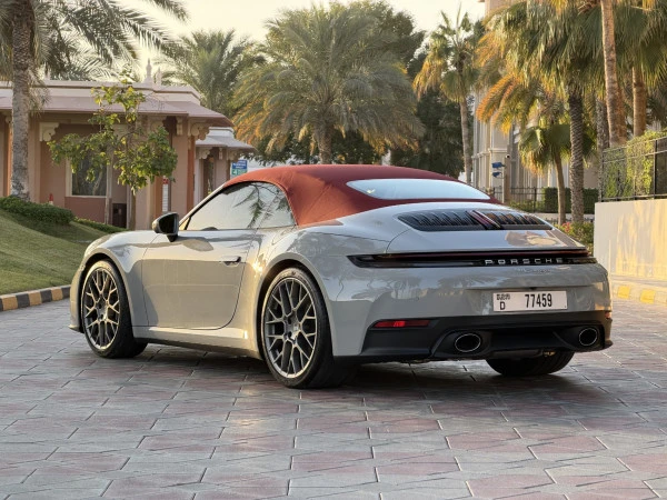 Nardo grey Porsche 911 / Carrera Photo 4