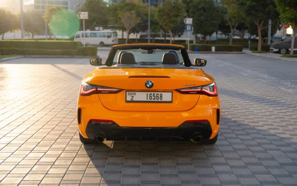 Orange BMW 430i cabrio Photo 4