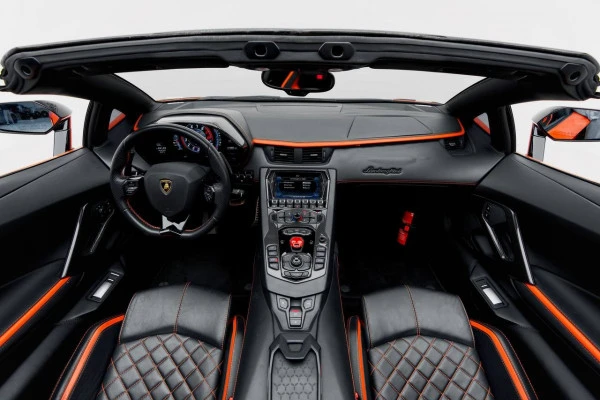Оранжевый Lamborghini Aventador S Roadster Photo 3