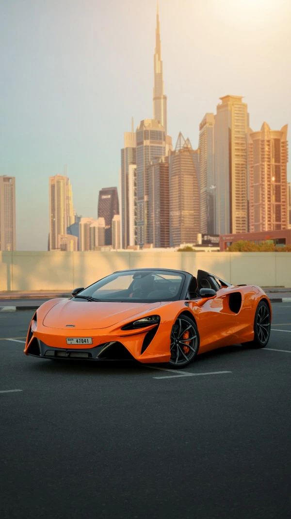 Оранжевый McLaren Artura Photo 3