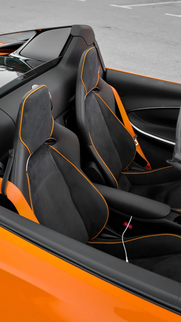 Оранжевый McLaren Artura Photo 6