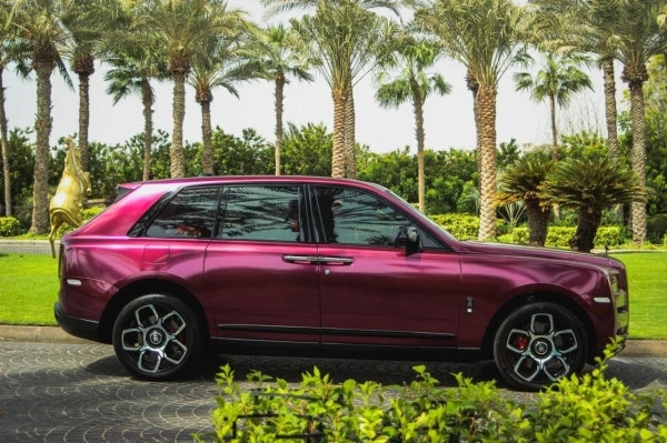 Black Rolls Royce Cullinan Black Badge Photo 2