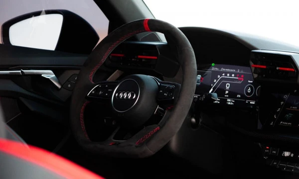 Красный Audi RS3 Red Pack Carbon Photo 2