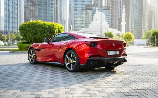 Red Ferrari Portofino M Photo 4