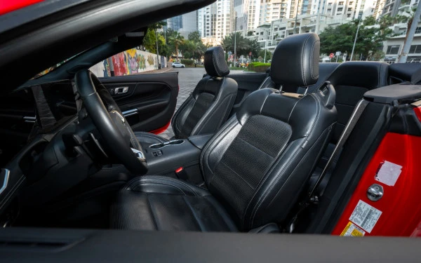 Red Ford Mustang cabrio Photo 21