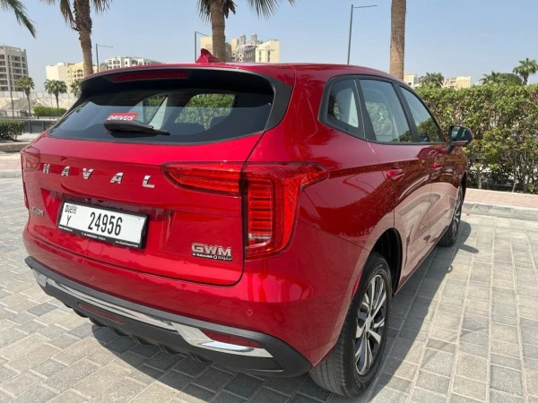 Red Haval Jolion Photo 3