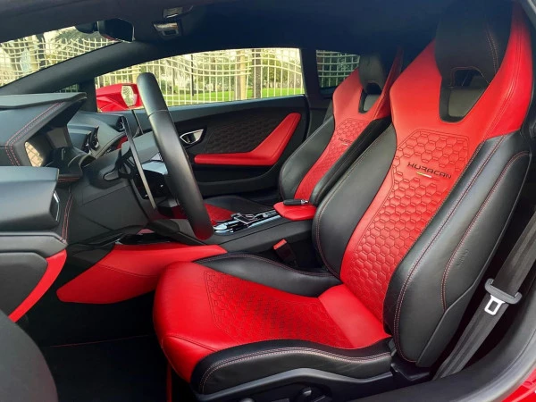 Red Lamborghini Huracan Photo 3