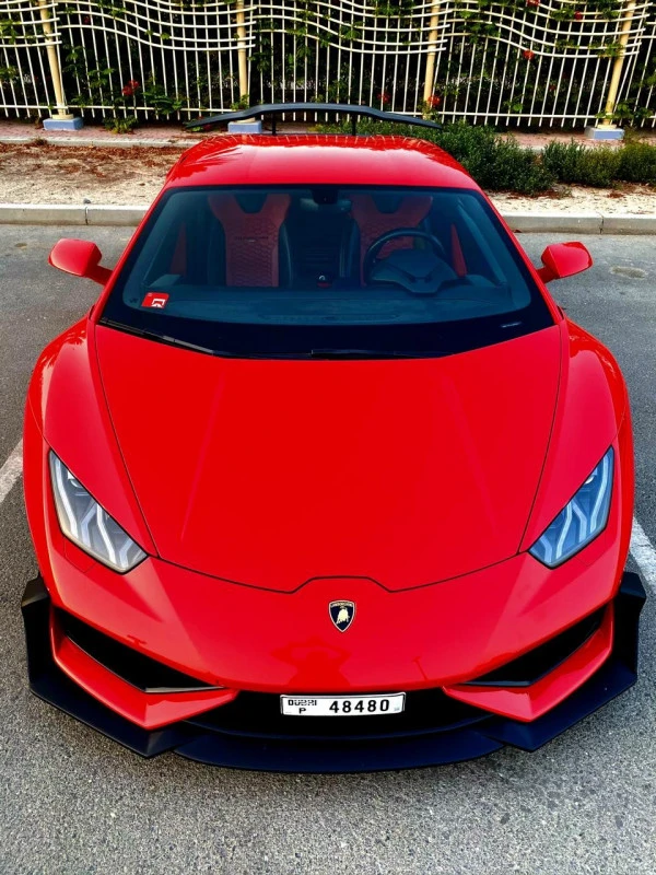 Red Lamborghini Huracan Photo 4
