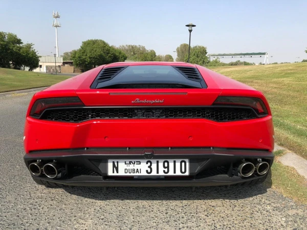 Red Lamborghini Huracan Photo 3