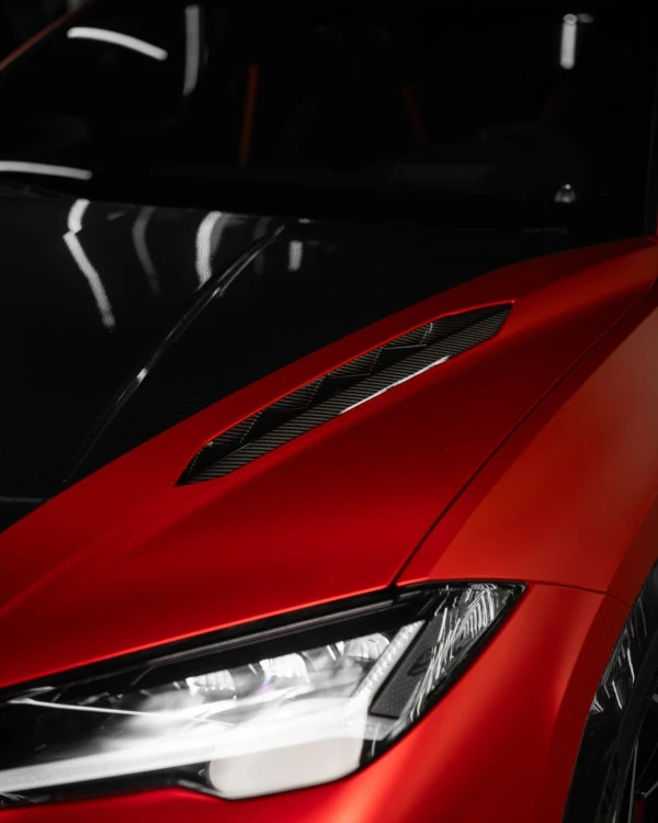 Red Lamborghini Urus PERFORMANTE Photo 9
