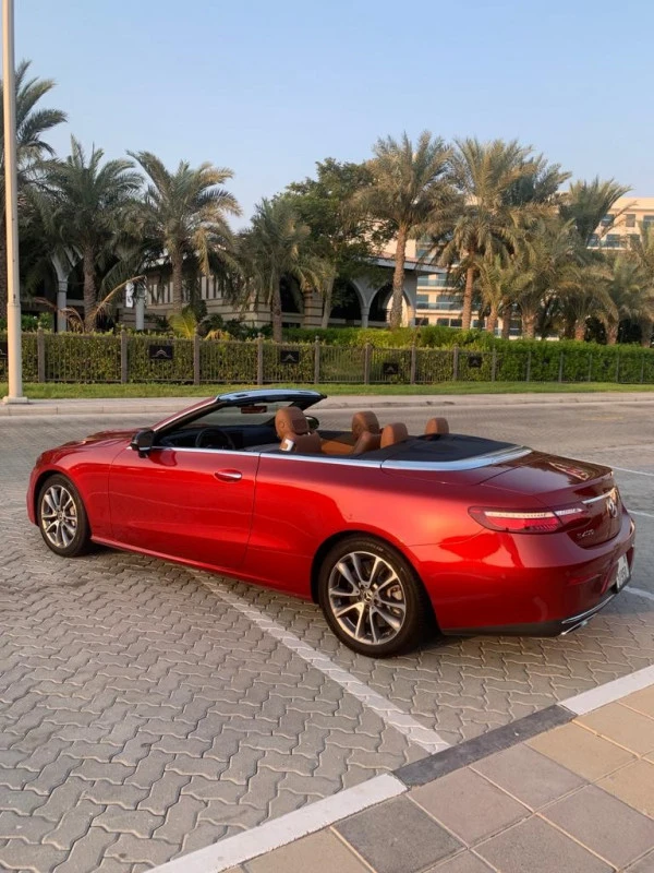 Red Mercedes E450 cabrio Photo 7