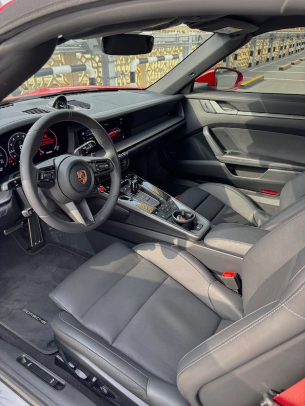 Красный Porsche 911 Carrera Photo 7