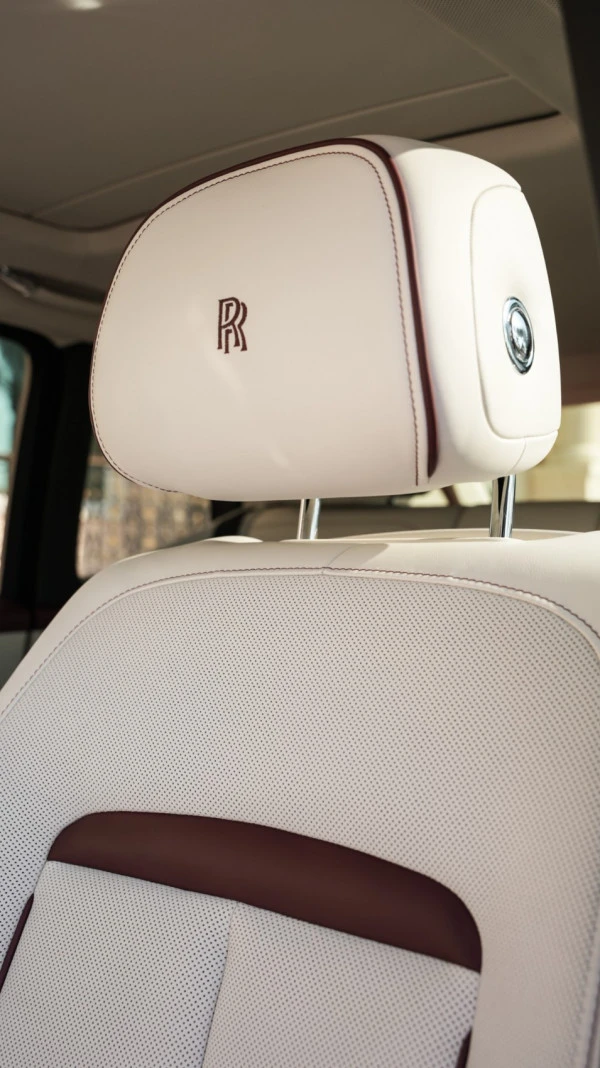 Красный Rolls Royce Cullinan Mansory Photo 6