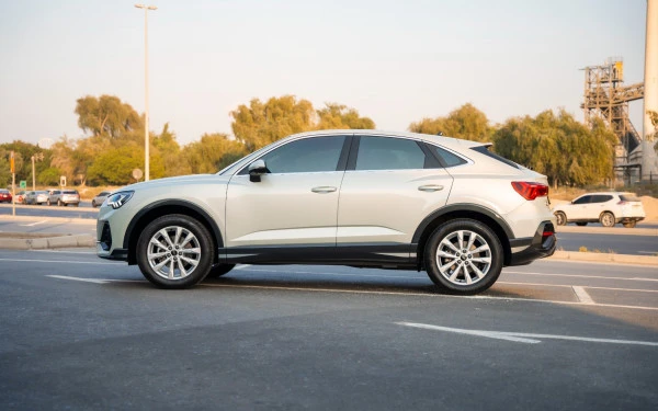 Silver Audi Q3 Sportback Photo 3