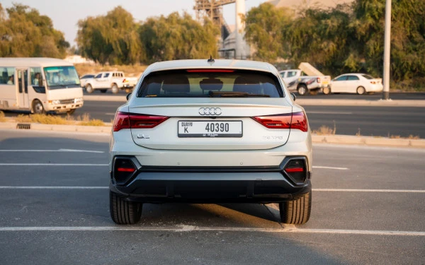 Silver Audi Q3 Sportback Photo 4
