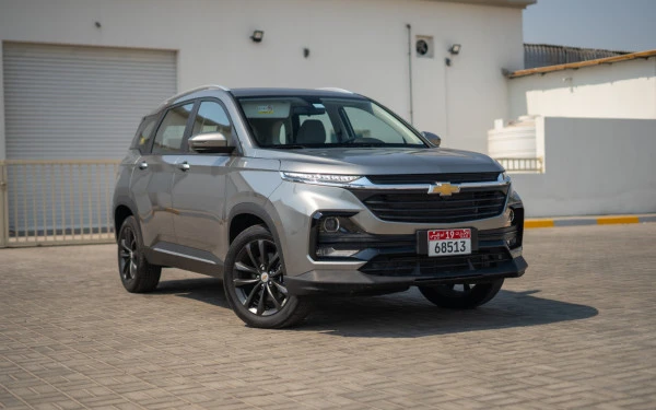 Silver Chevrolet Captiva Photo 5
