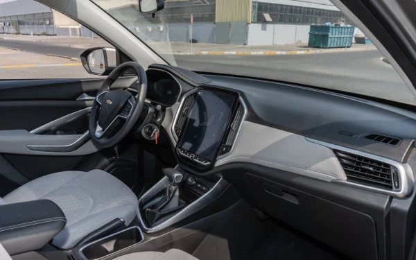 Silver Chevrolet Captiva Photo 9