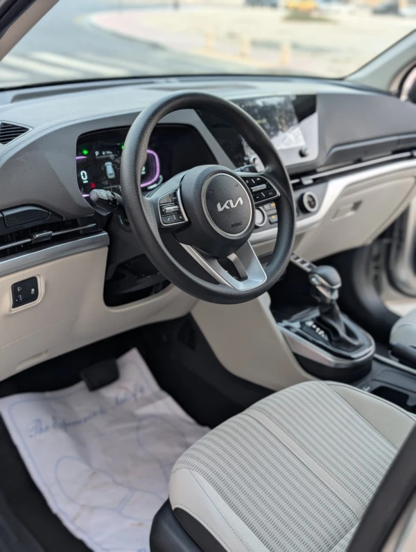 Silver KIA Carens 7-Seater Photo 3