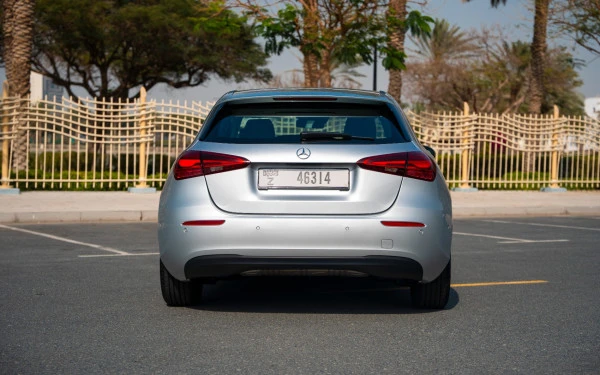 Silver Mercedes A180 Photo 2