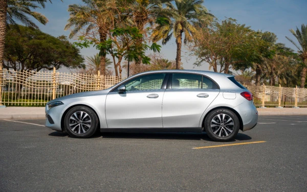 Silver Mercedes A180 Photo 4
