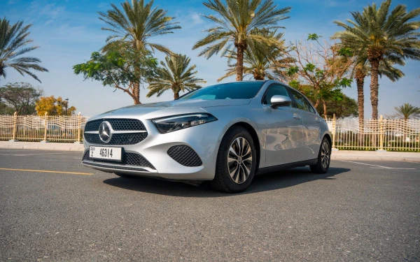 Silver Mercedes A180 Photo 5