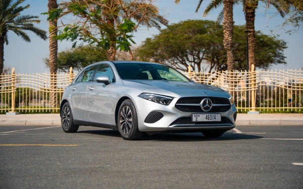 Silver Mercedes A180 Photo 13