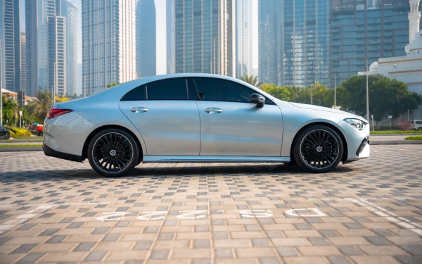 Silver Mercedes CLA200 Photo 2