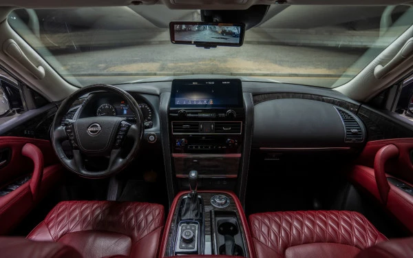 Silver Nissan Patrol Platinum V6 Photo 8