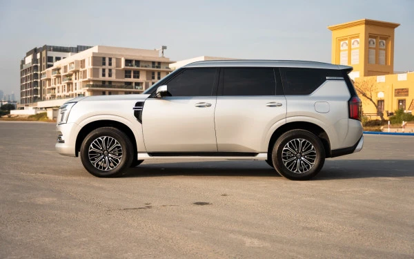 Silver Nissan Patrol Platinum V6 Photo 4