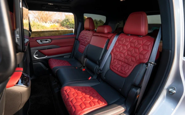 Silver Nissan Patrol Platinum V6 Photo 8