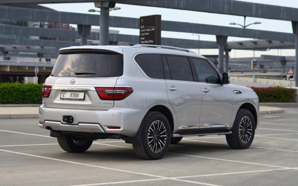 Silver Nissan Patrol Platinum V6 Photo 3