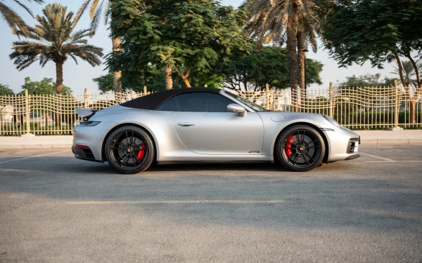 Silver Porsche 911 Carrera GTS Photo 2