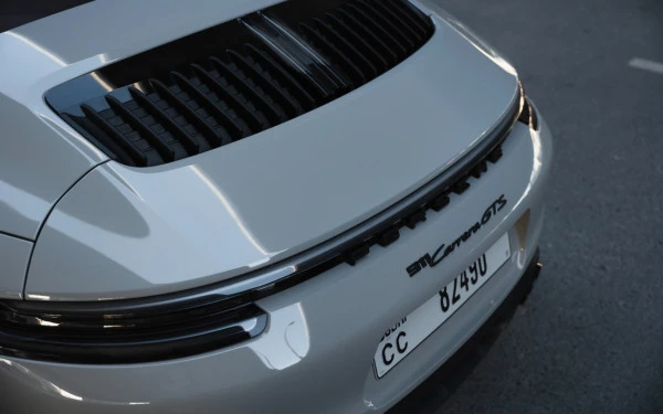 Серебро Porsche 911 Carrera GTS Photo 2