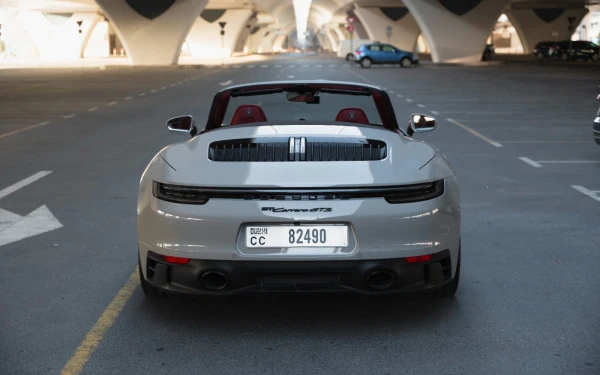 Серебро Porsche 911 Carrera GTS Photo 3