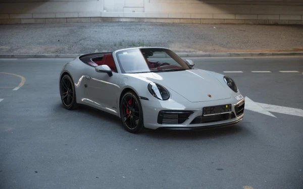 Серебро Porsche 911 Carrera GTS Photo 6