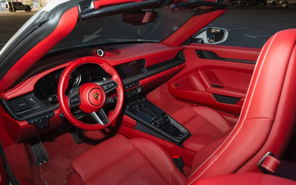 Серебро Porsche 911 Carrera GTS Photo 14