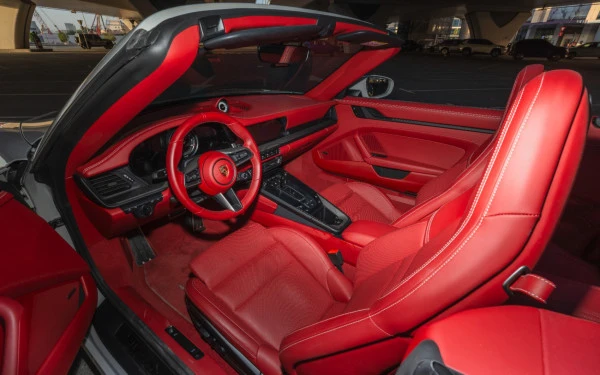 Серебро Porsche 911 Carrera GTS Photo 15