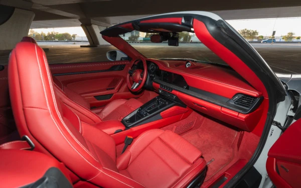 Серебро Porsche 911 Carrera GTS Photo 16