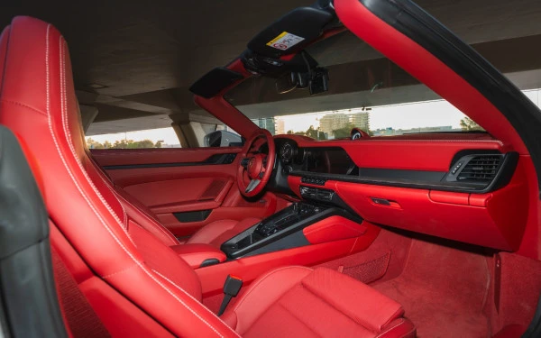 Серебро Porsche 911 Carrera GTS Photo 18