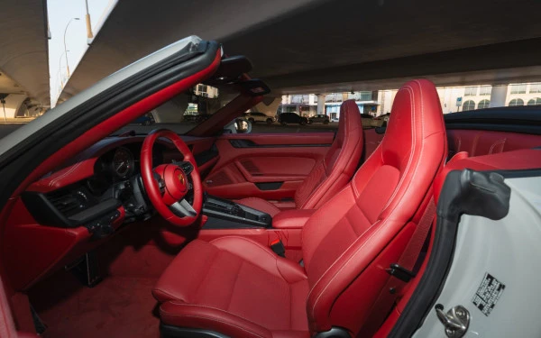 Серебро Porsche 911 Carrera GTS Photo 20