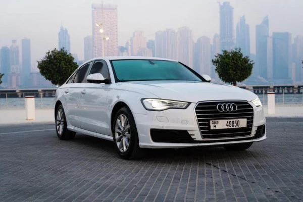 Белый Audi A6 Photo 4