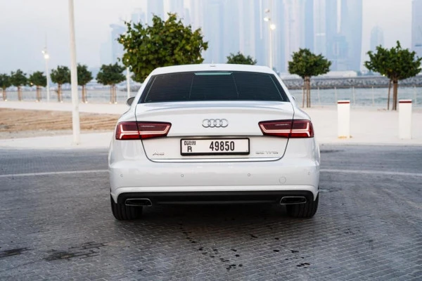 Белый Audi A6 Photo 6